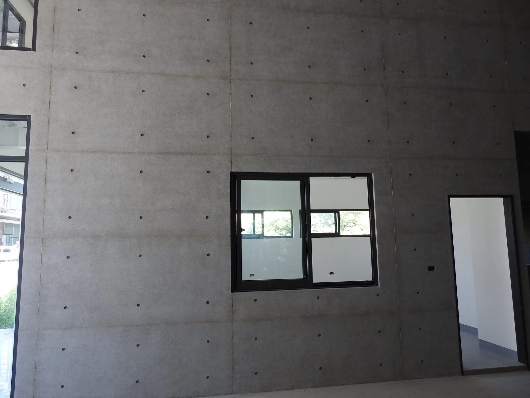 台中永義12街鐵工廠後製清水模