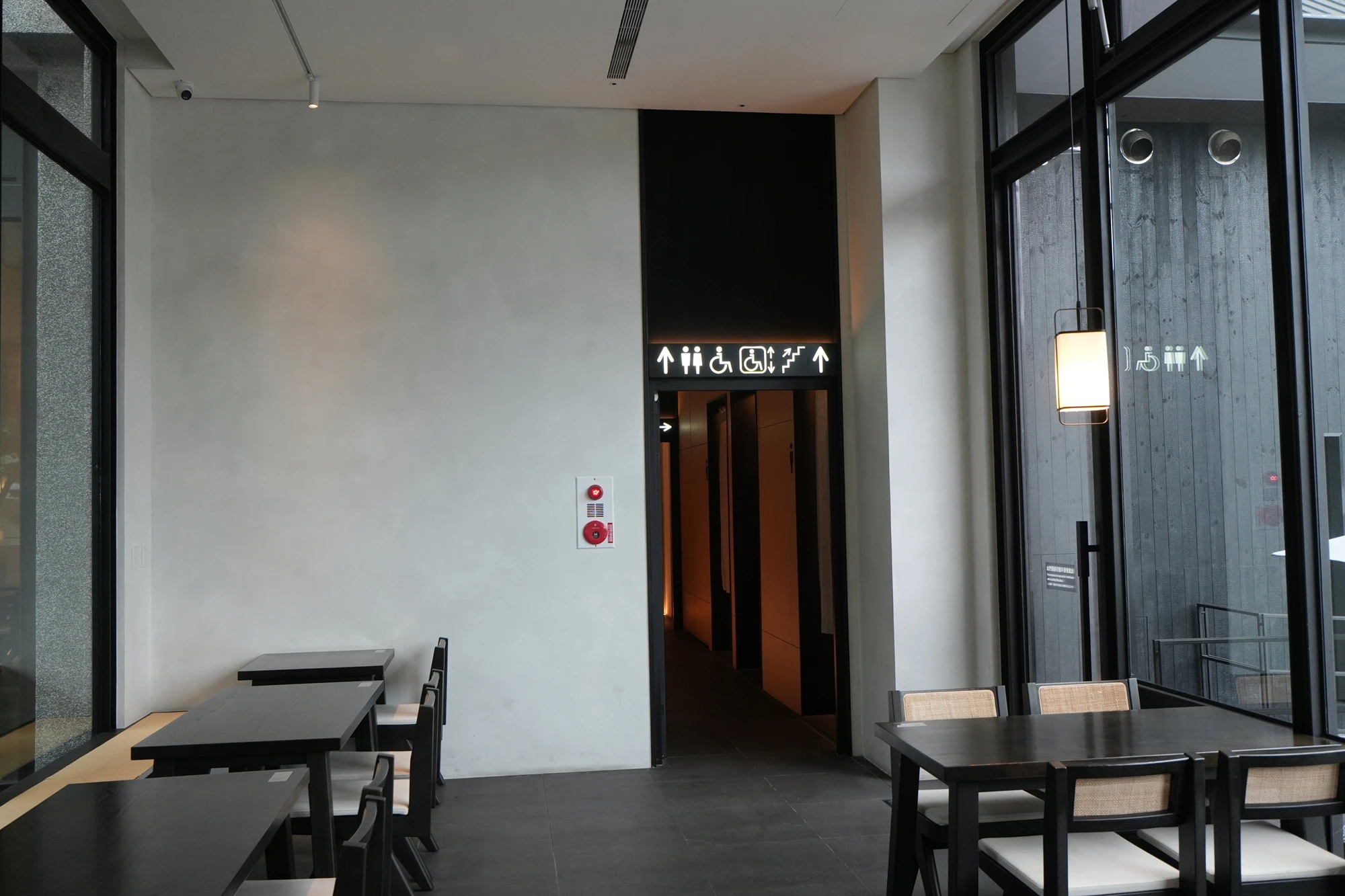 花蓮知名餐廳王記後製清水模