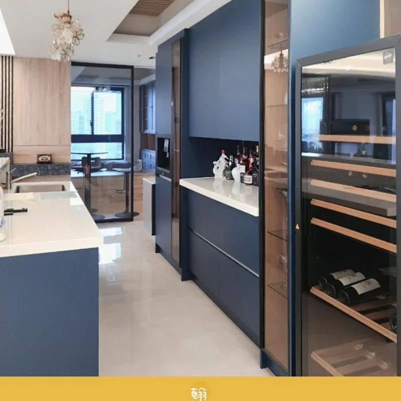 開放式格局，將客廳與餐廚區做連結