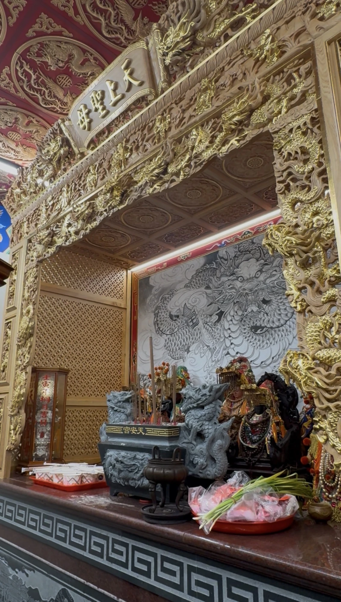 七股天安宮木雕神龕
