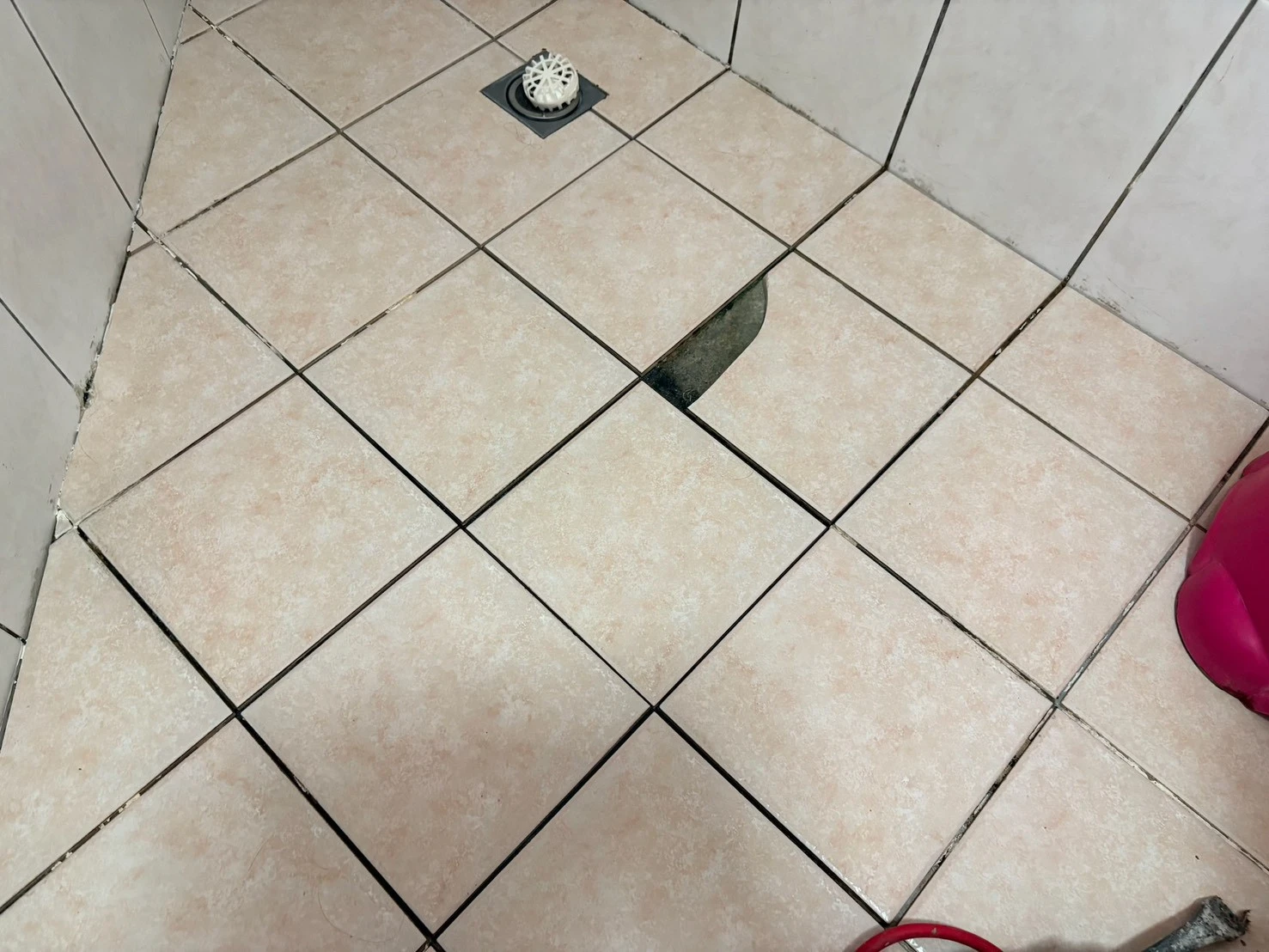 為什麼磁磚會裂掉?