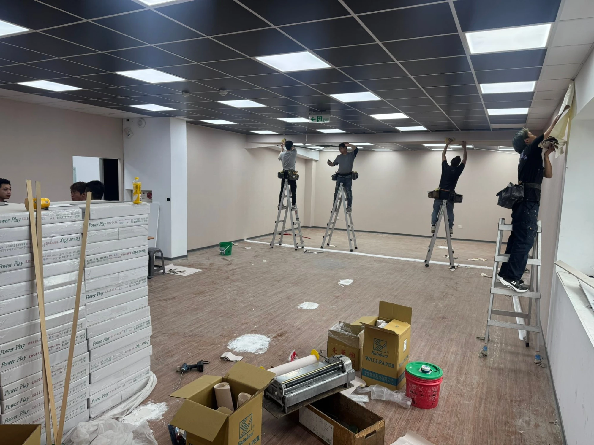 【大聯大五金百貨賣場】壁紙｜塑膠地板2031