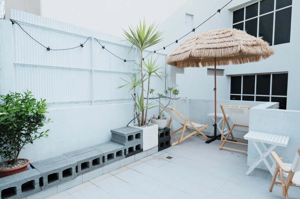 黑白極簡風 - 白墅