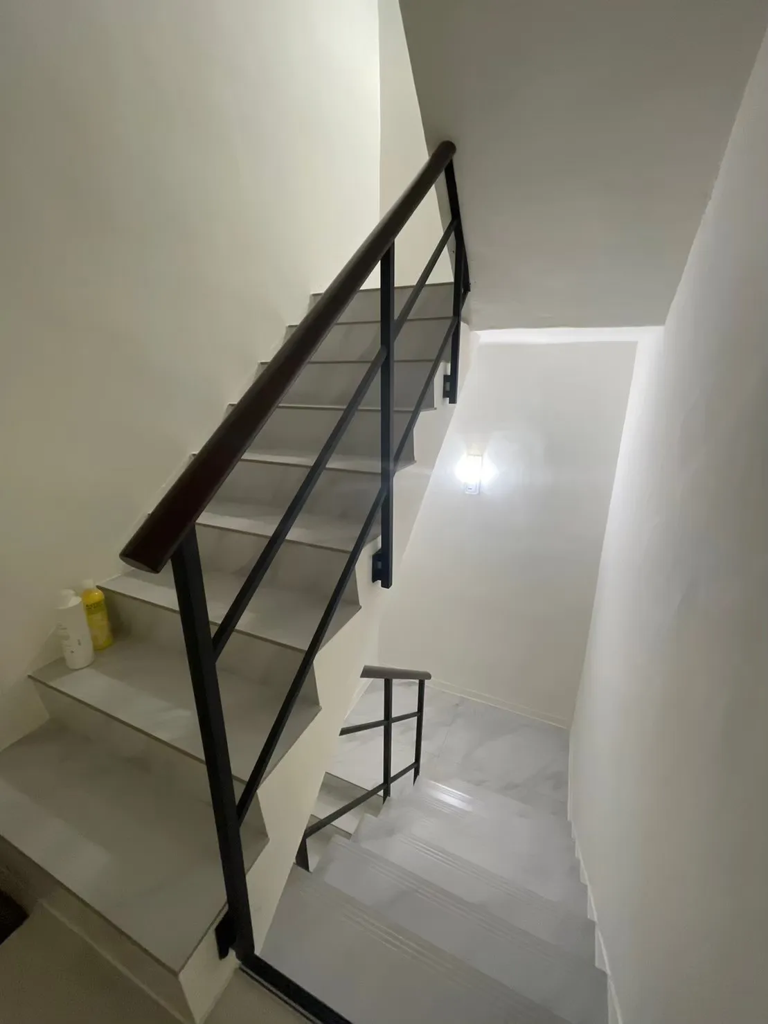 側壁式鐵件扶手