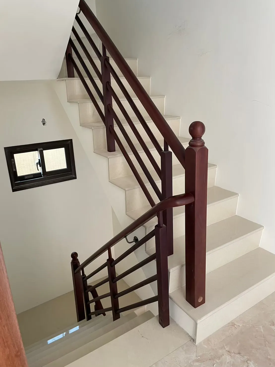 三度四度空間扶手