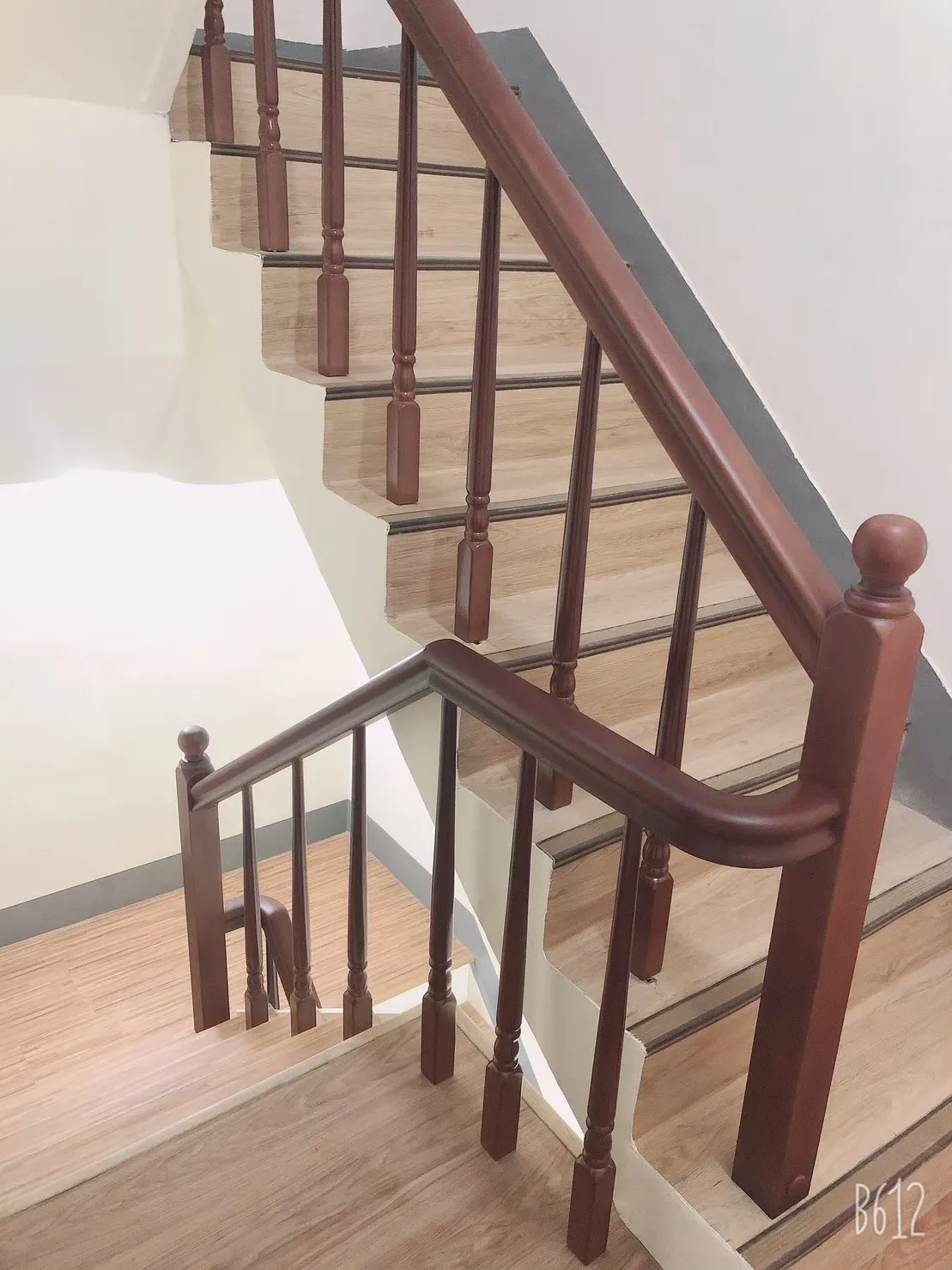 木車枳樓梯扶手