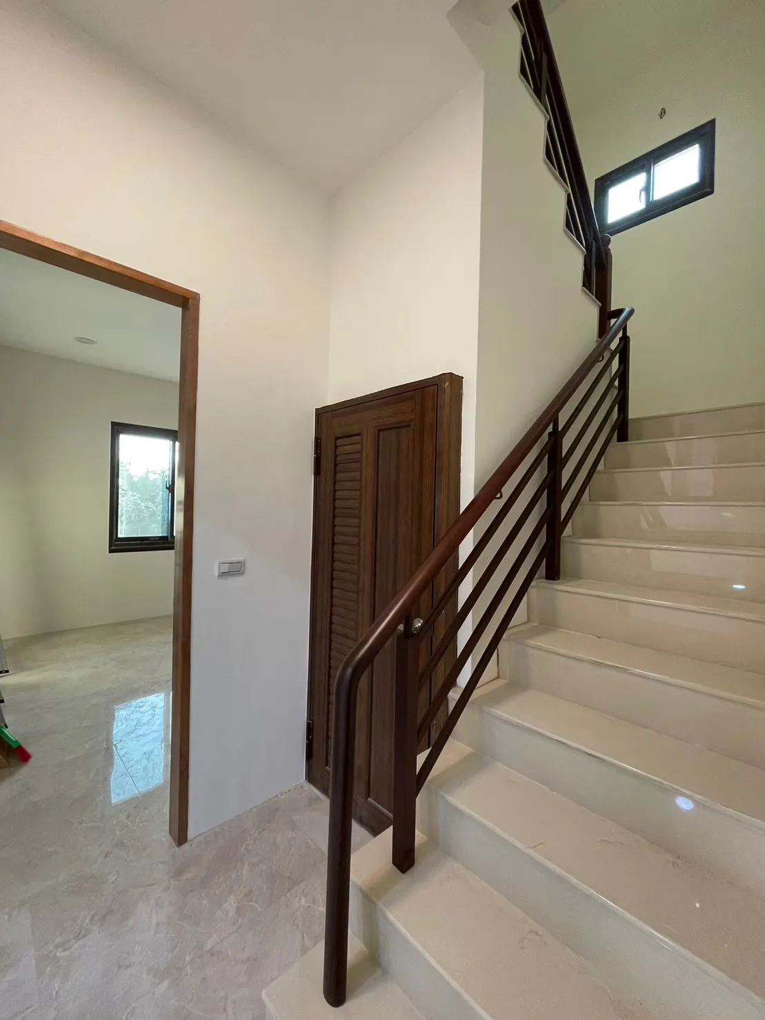 三度四度空間扶手