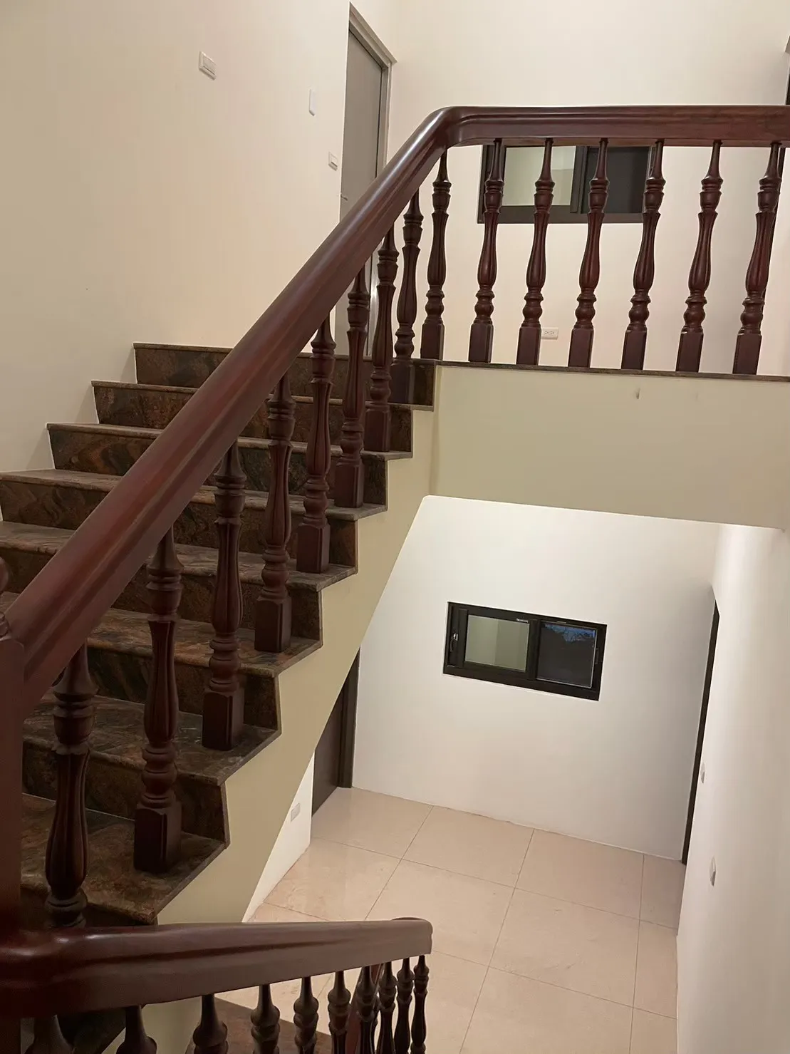 木車枳樓梯扶手