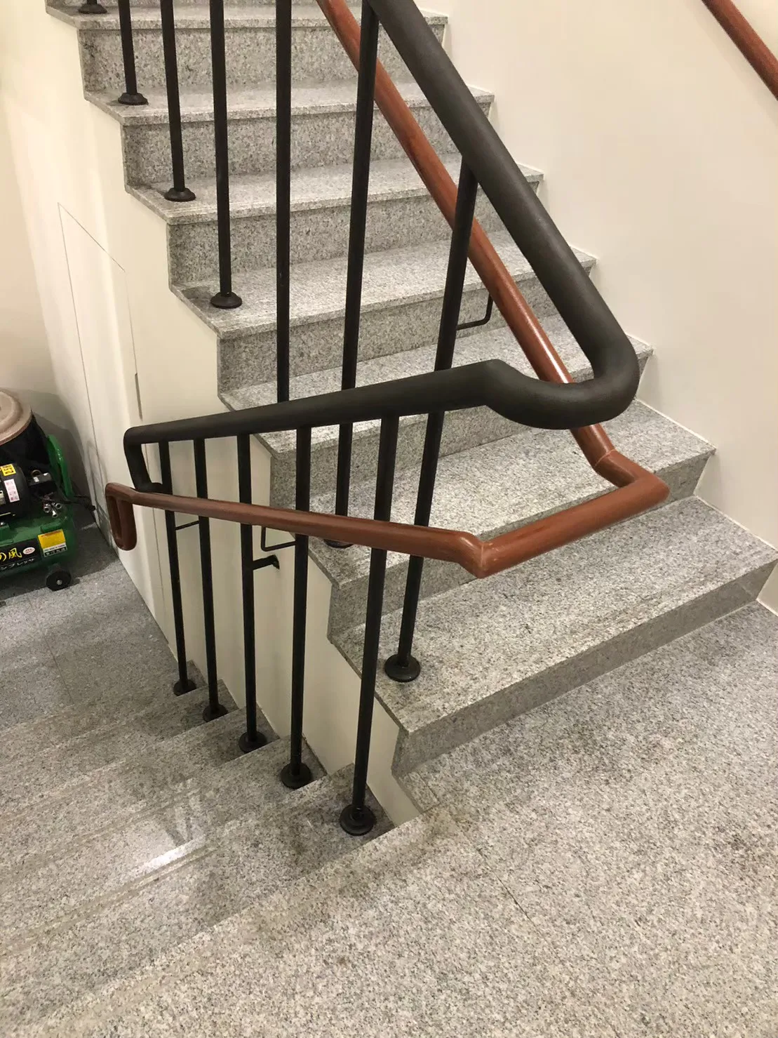 無障礙樓梯木扶手