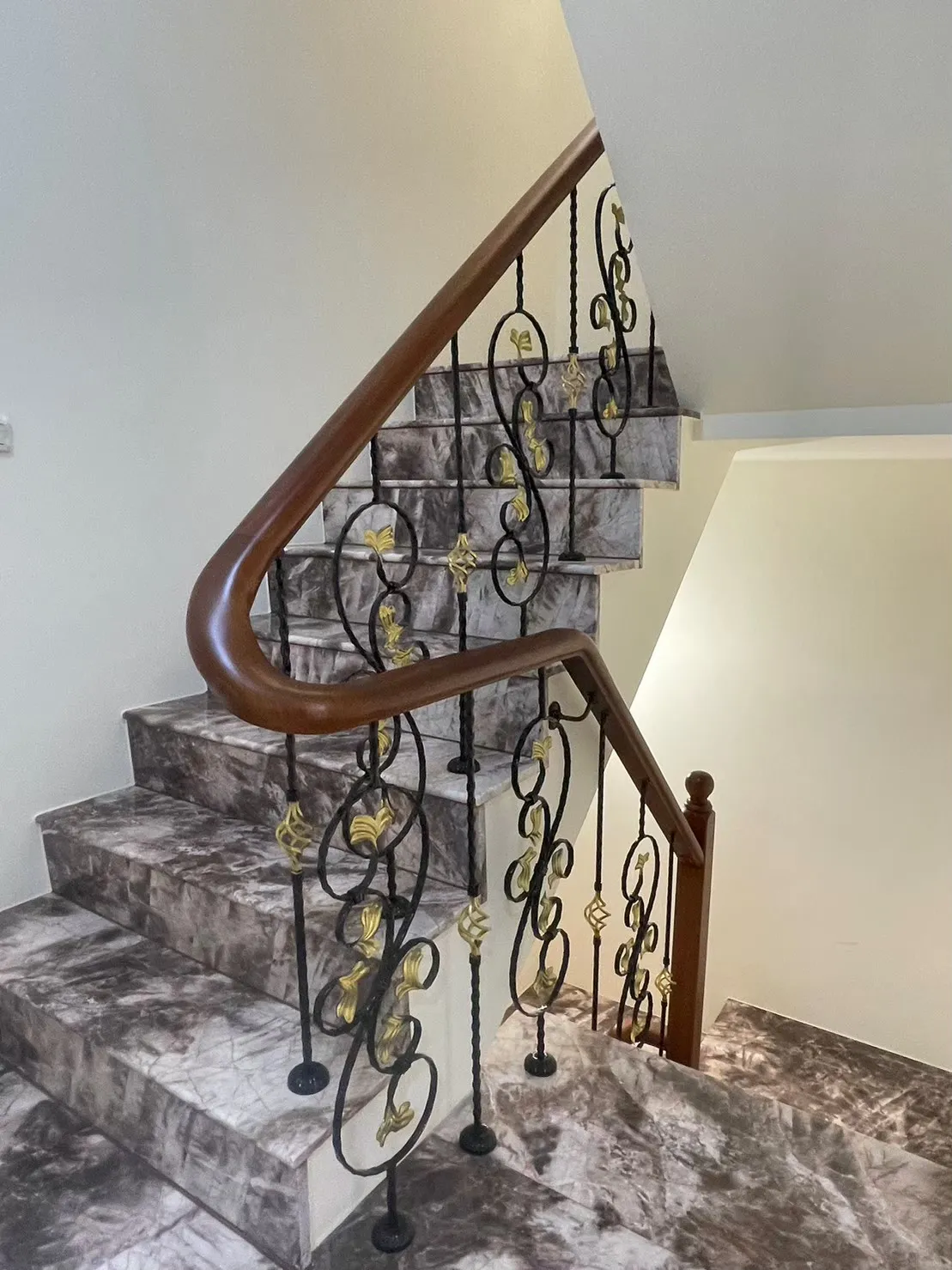 現代鐵車枳扶手