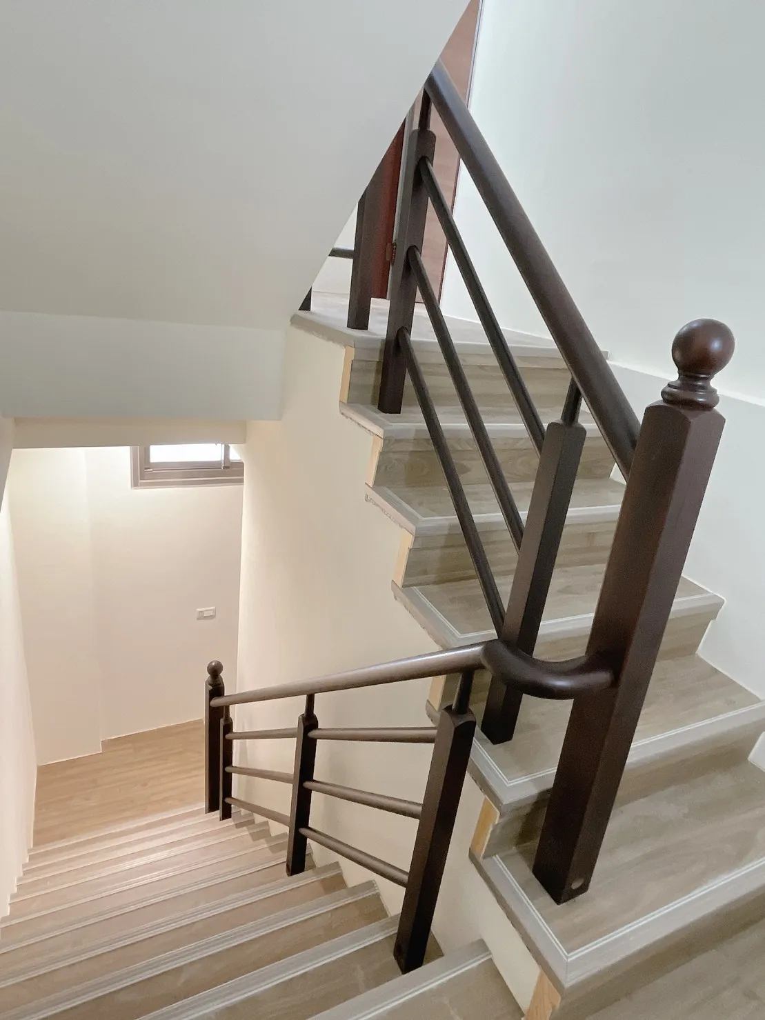 三度四度空間扶手