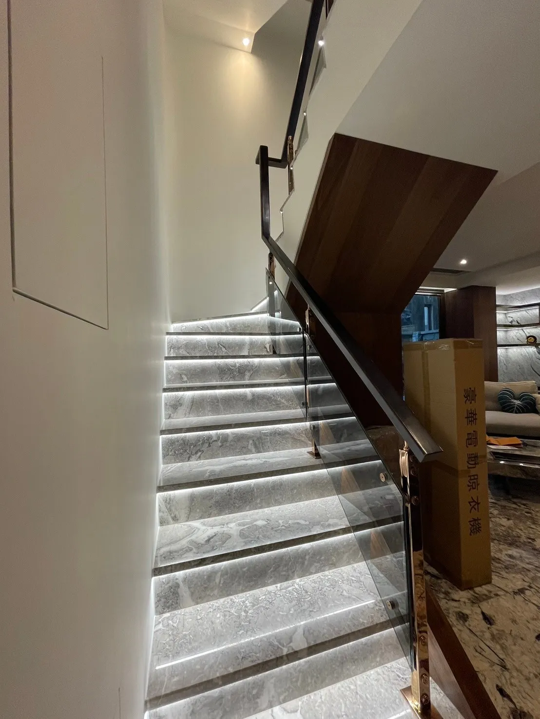 南洋櫸木插角扶手