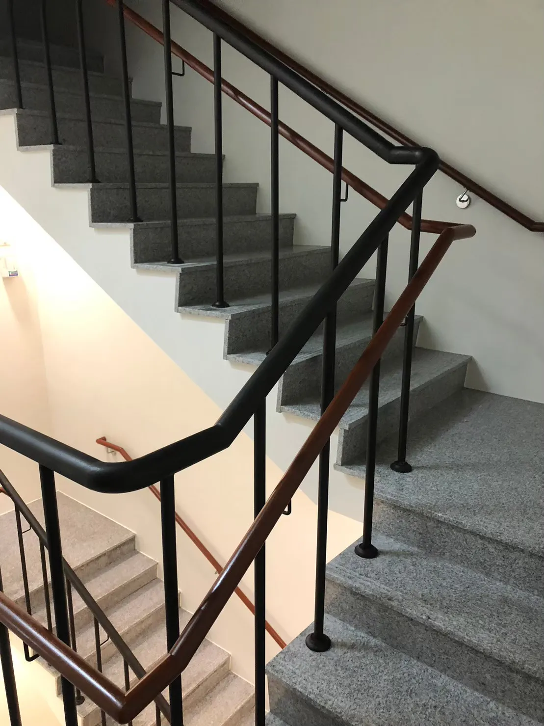 無障礙樓梯木扶手