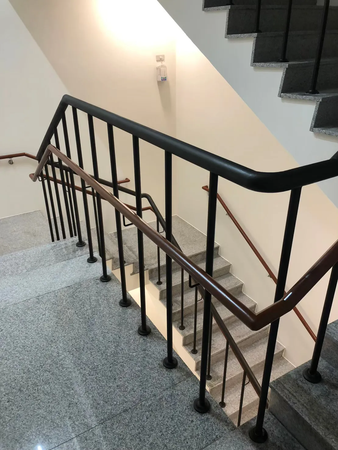 無障礙樓梯木扶手