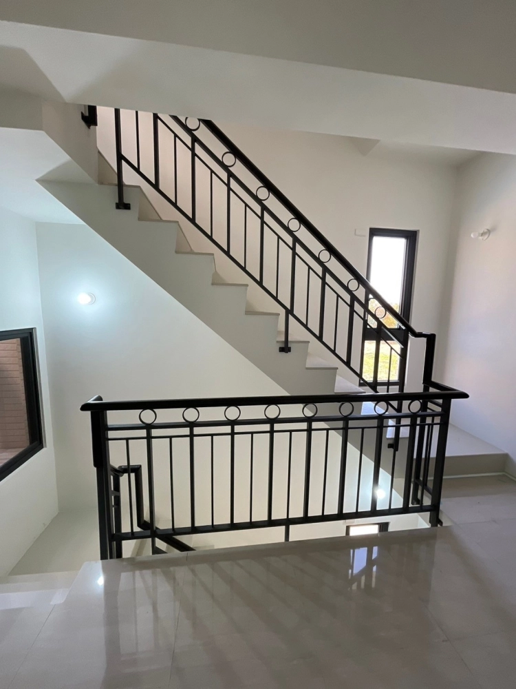 台中霧峰海德堡莊園扶手67戶