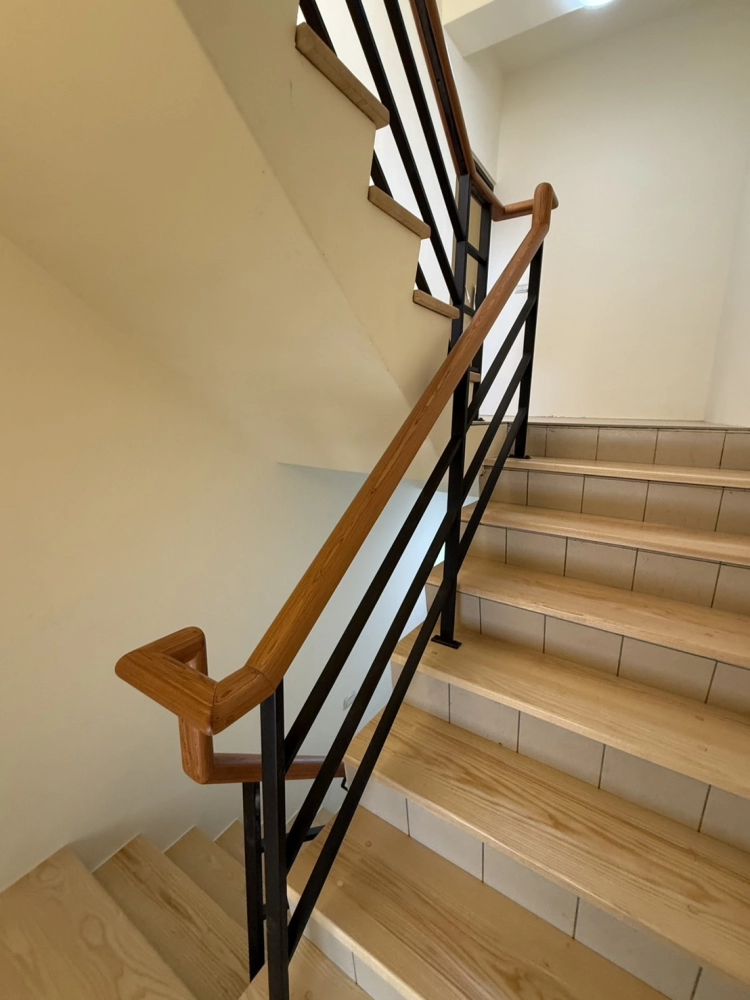 雲林林內住宅地板+扶手