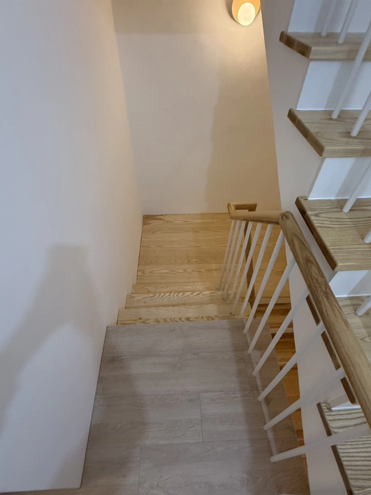 新竹住宅地板+扶手