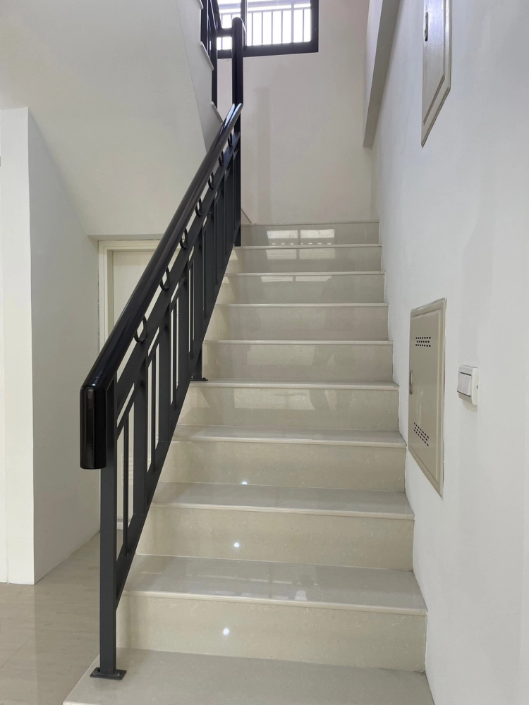 台中霧峰海德堡莊園扶手67戶