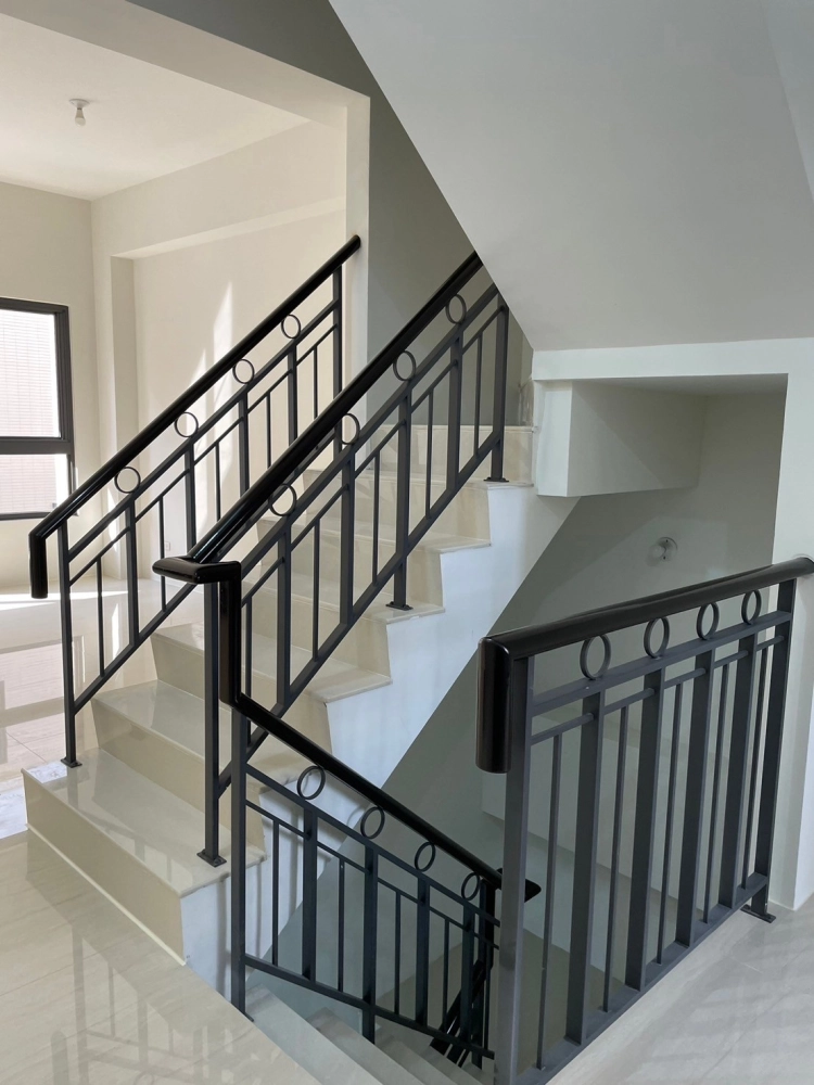 台中霧峰海德堡莊園扶手67戶