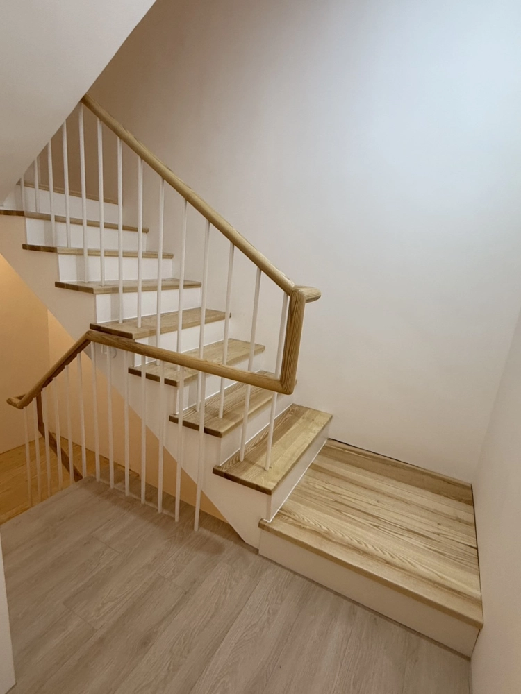 新竹住宅地板+扶手