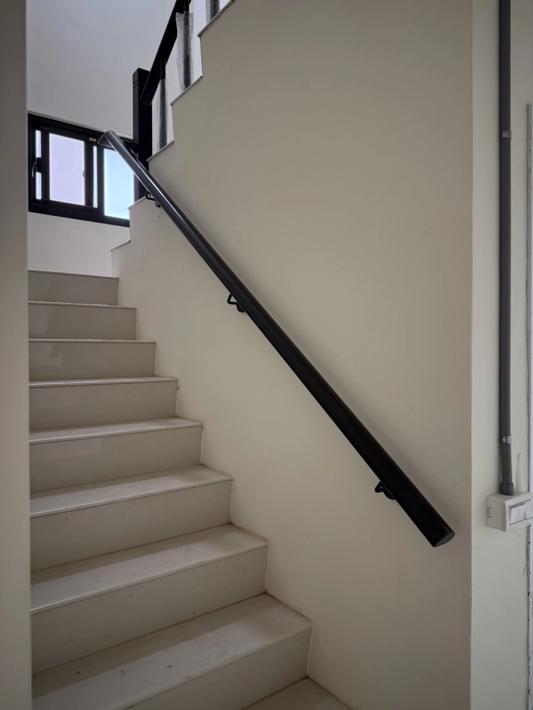 台中大甲樓梯扶手