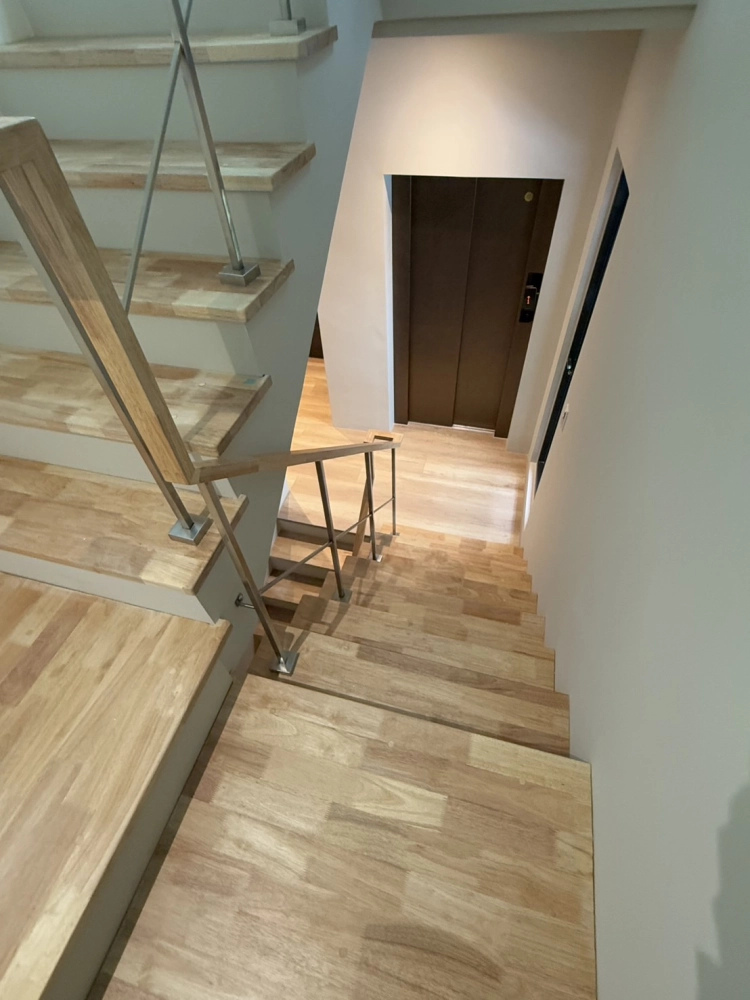 台中南屯住宅地板+扶手