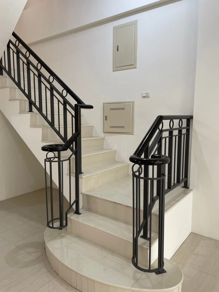 台中霧峰海德堡莊園扶手67戶