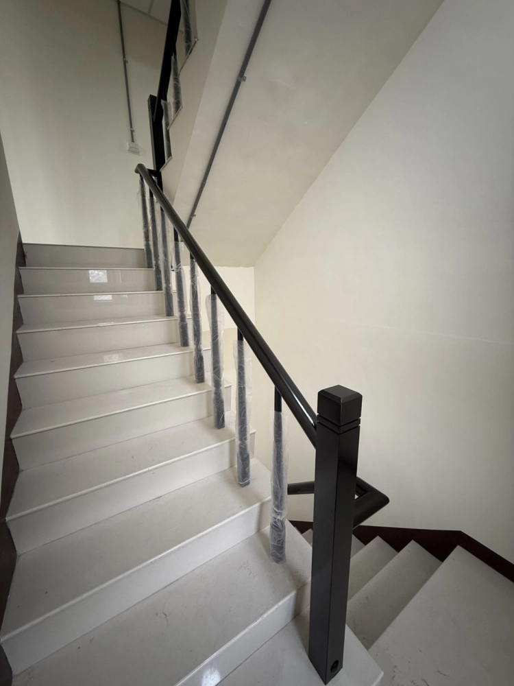 台中大甲樓梯扶手