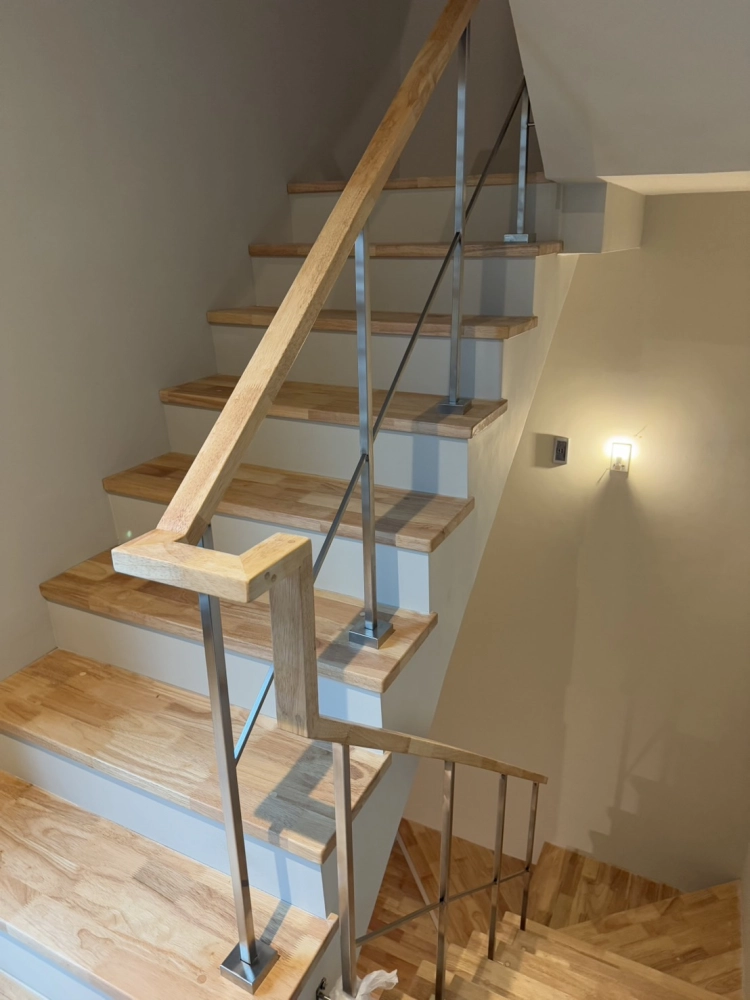 台中南屯住宅地板+扶手