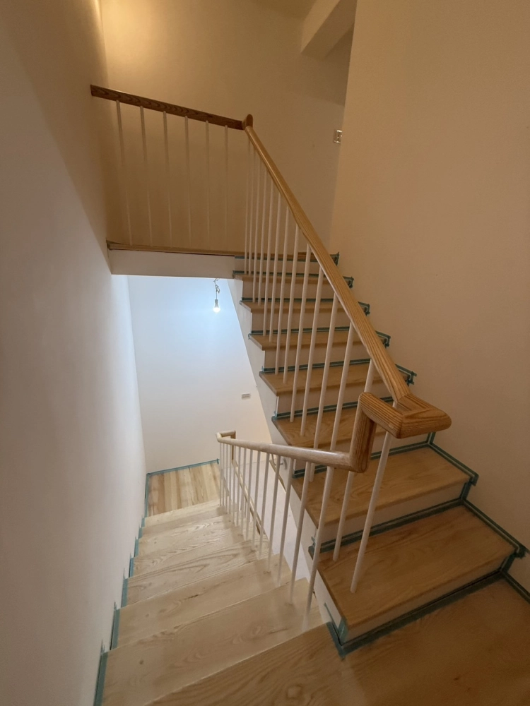 新竹住宅地板+扶手