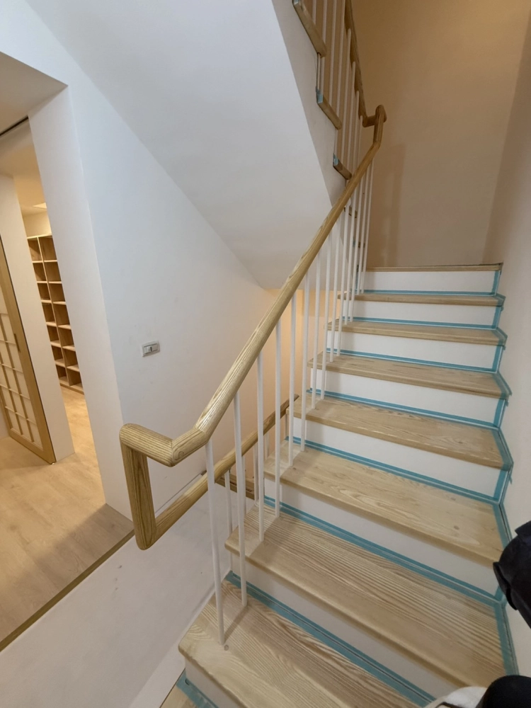 新竹住宅地板+扶手