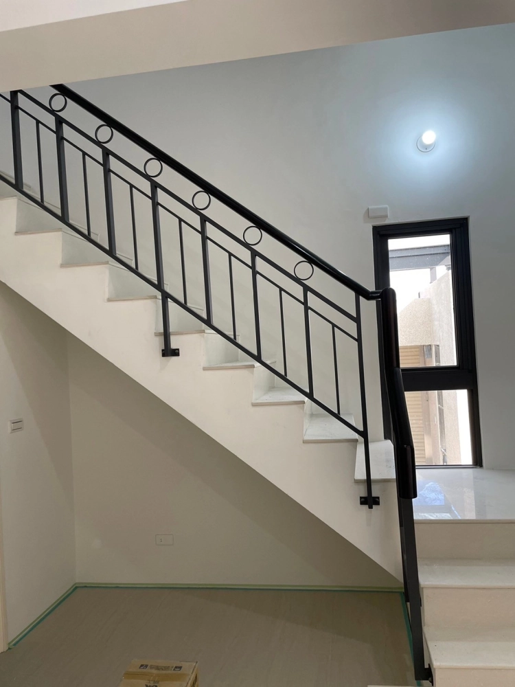 台中霧峰海德堡莊園扶手67戶