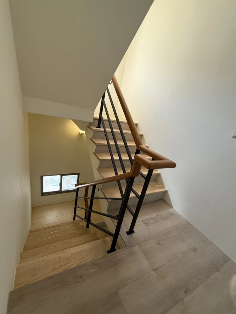 雲林林內住宅地板+扶手