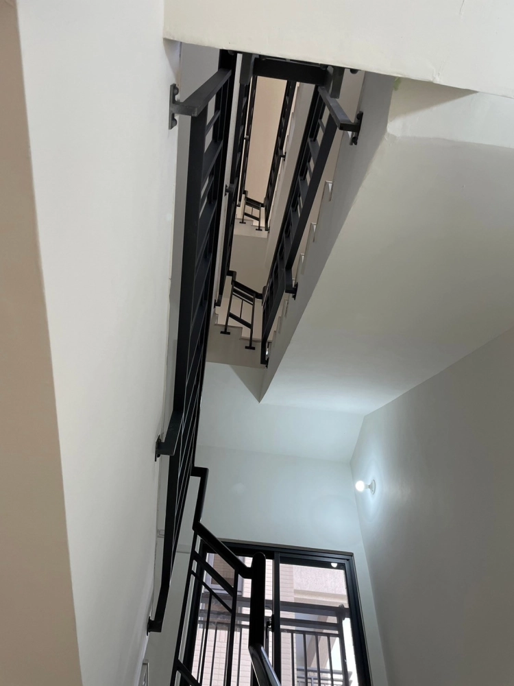 台中霧峰海德堡莊園扶手67戶