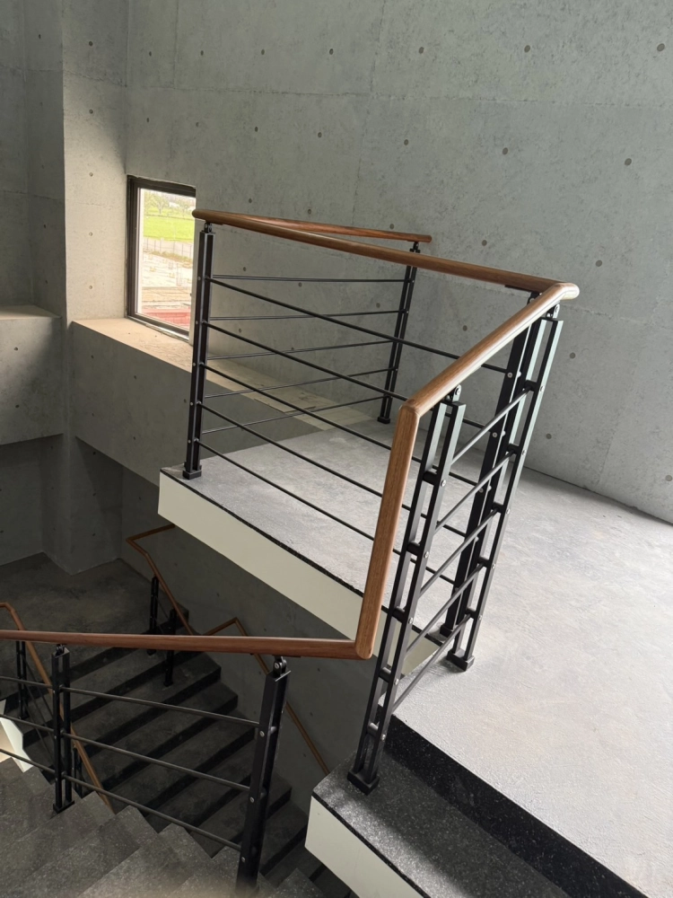 宜蘭工廠2樓梯扶手