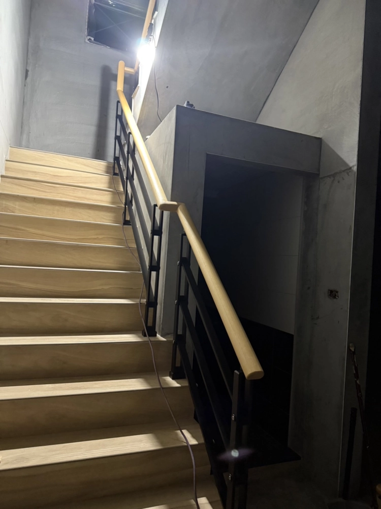 嘉義住宅樓梯扶手