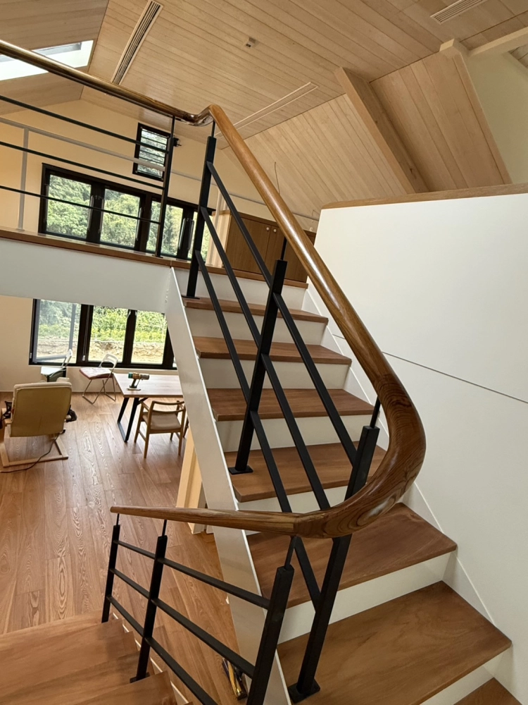 台中新社住宅樓梯扶手