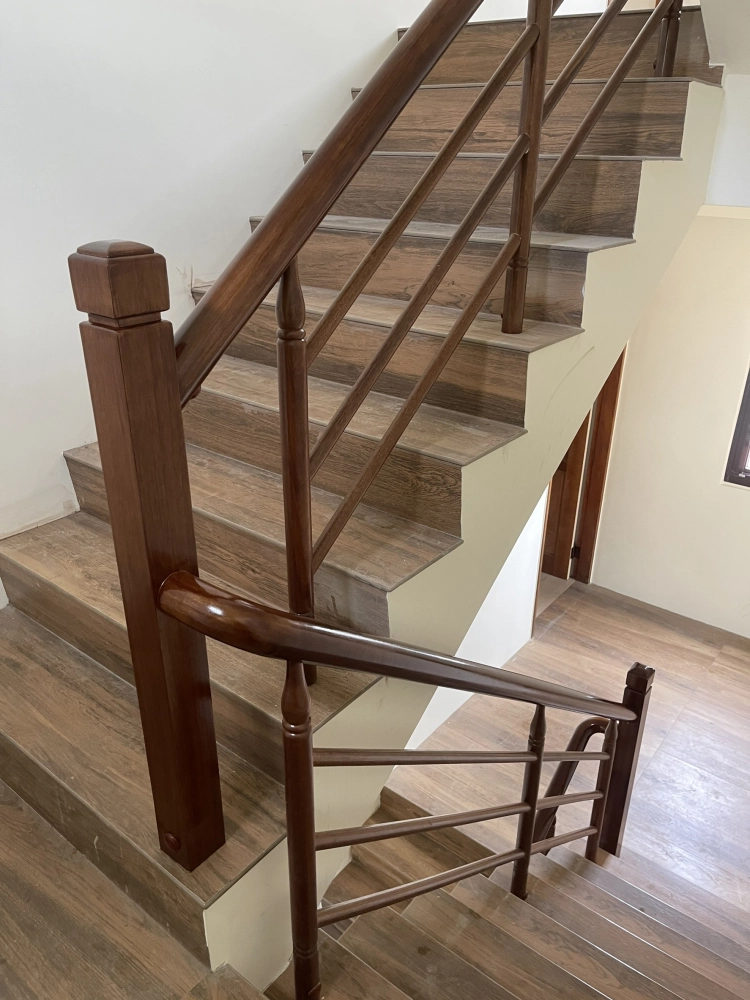 南投草屯住宅樓梯扶手