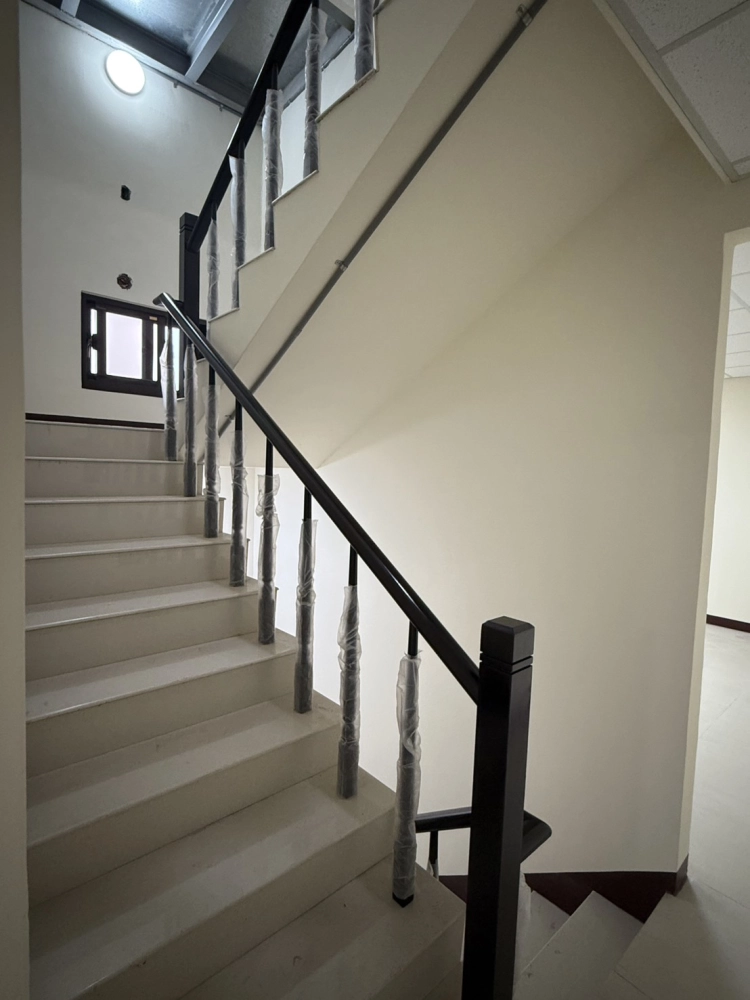 台中大甲樓梯扶手