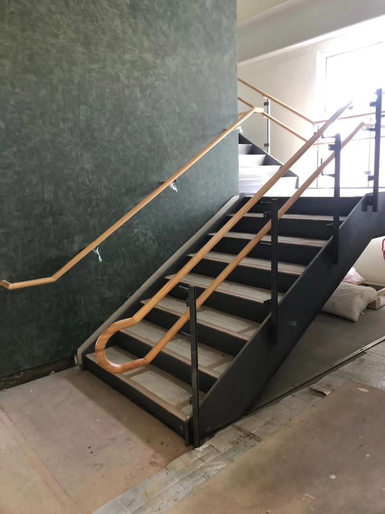 無障礙樓梯木扶手