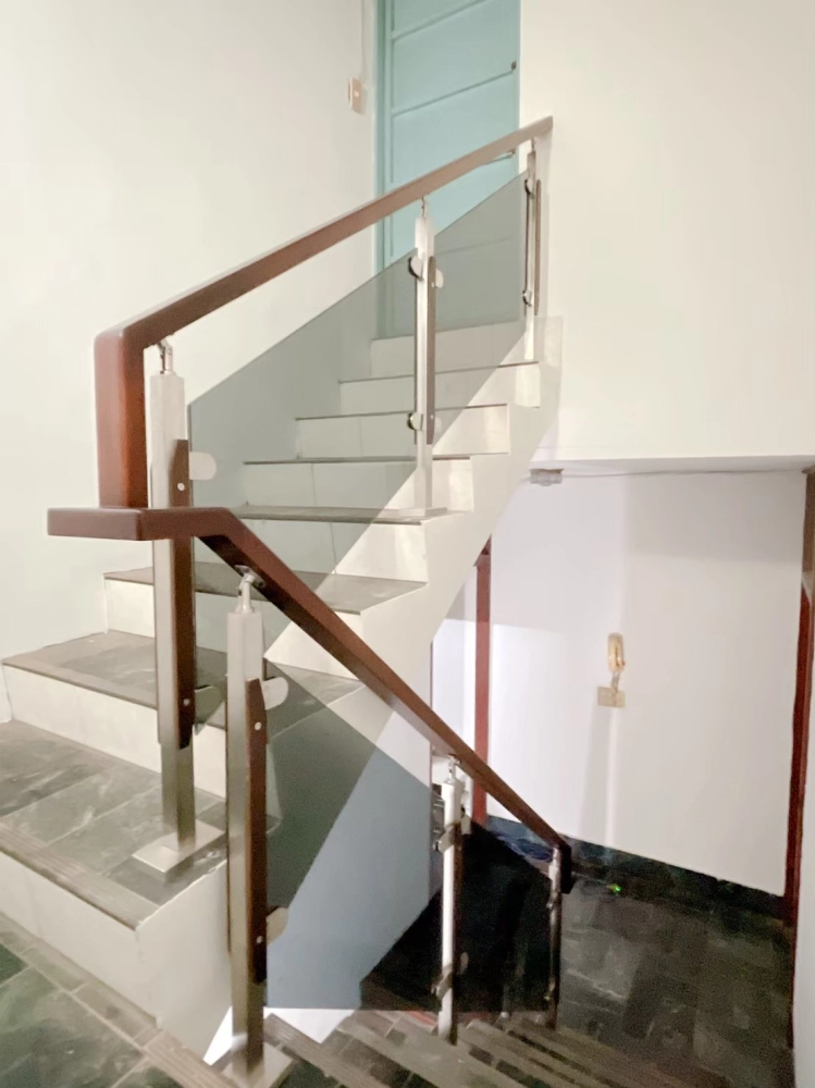 玻璃欄杆樓梯扶手
