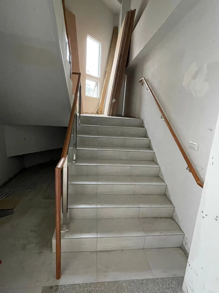 無障礙樓梯木扶手