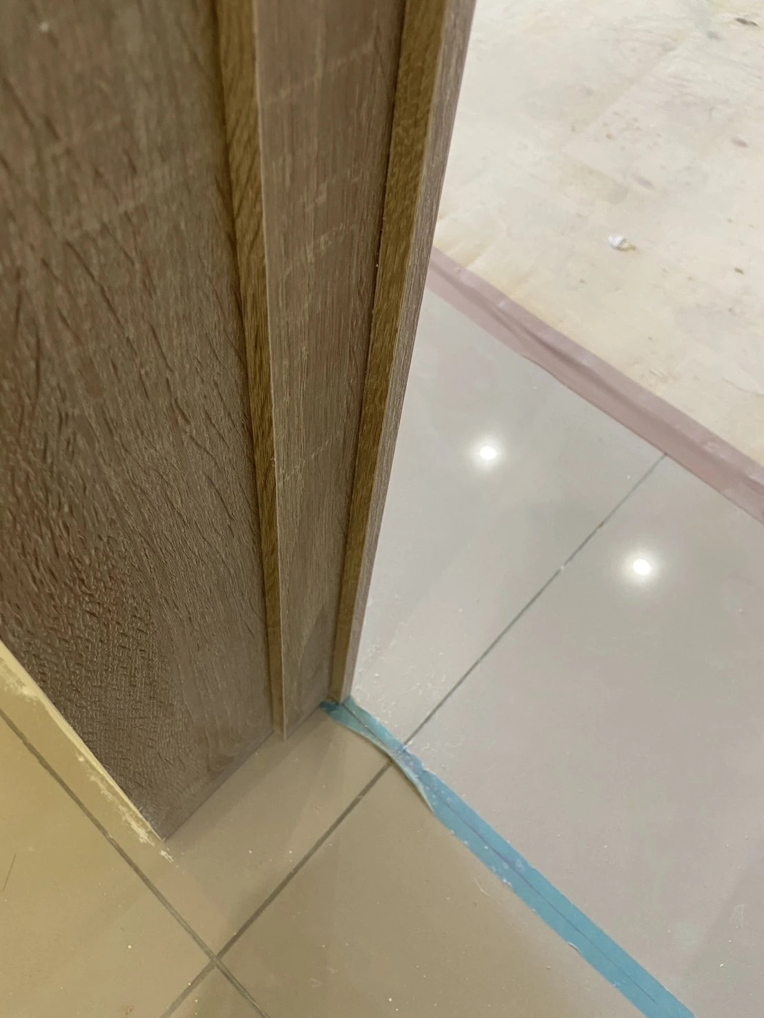 木作電視牆+隱藏門