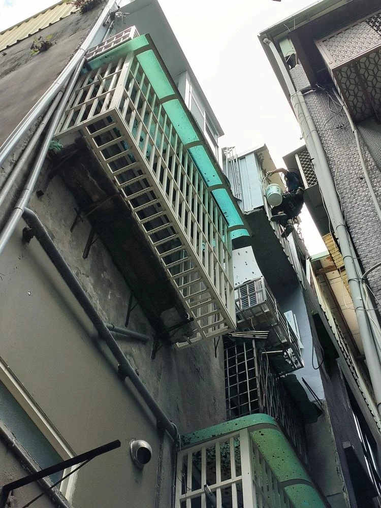 蜘蛛人高空外牆防水工程