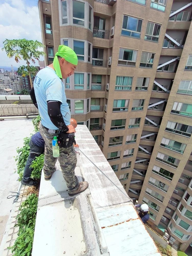 蜘蛛人高空外牆防水工程