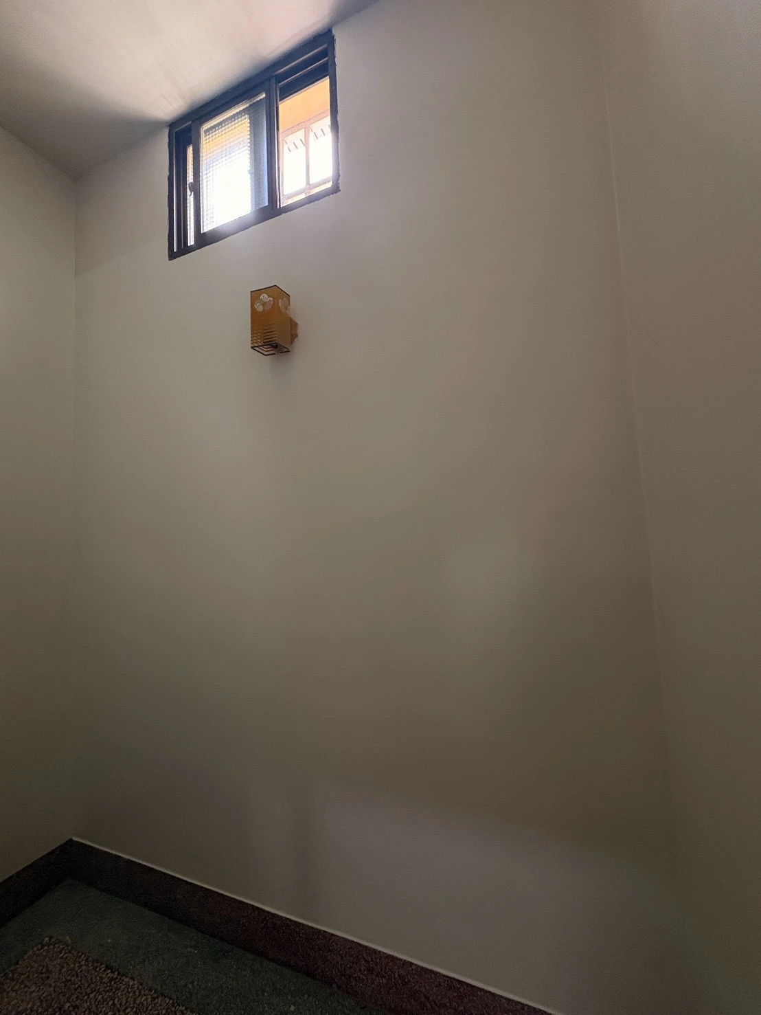 埤頭｜室內牆面滲水脫漆部分清除重新補土粉刷