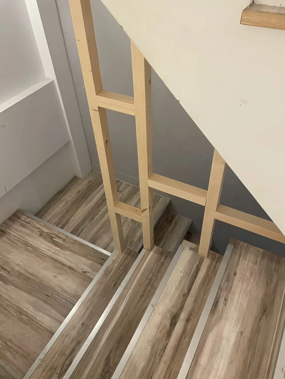 西區美村路巷內