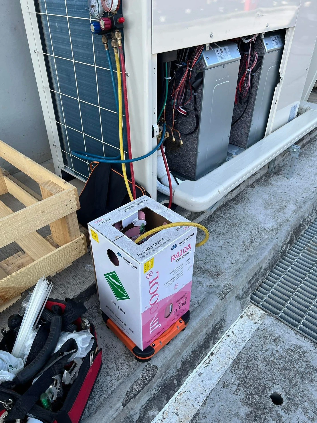 台中港VRV室外配管