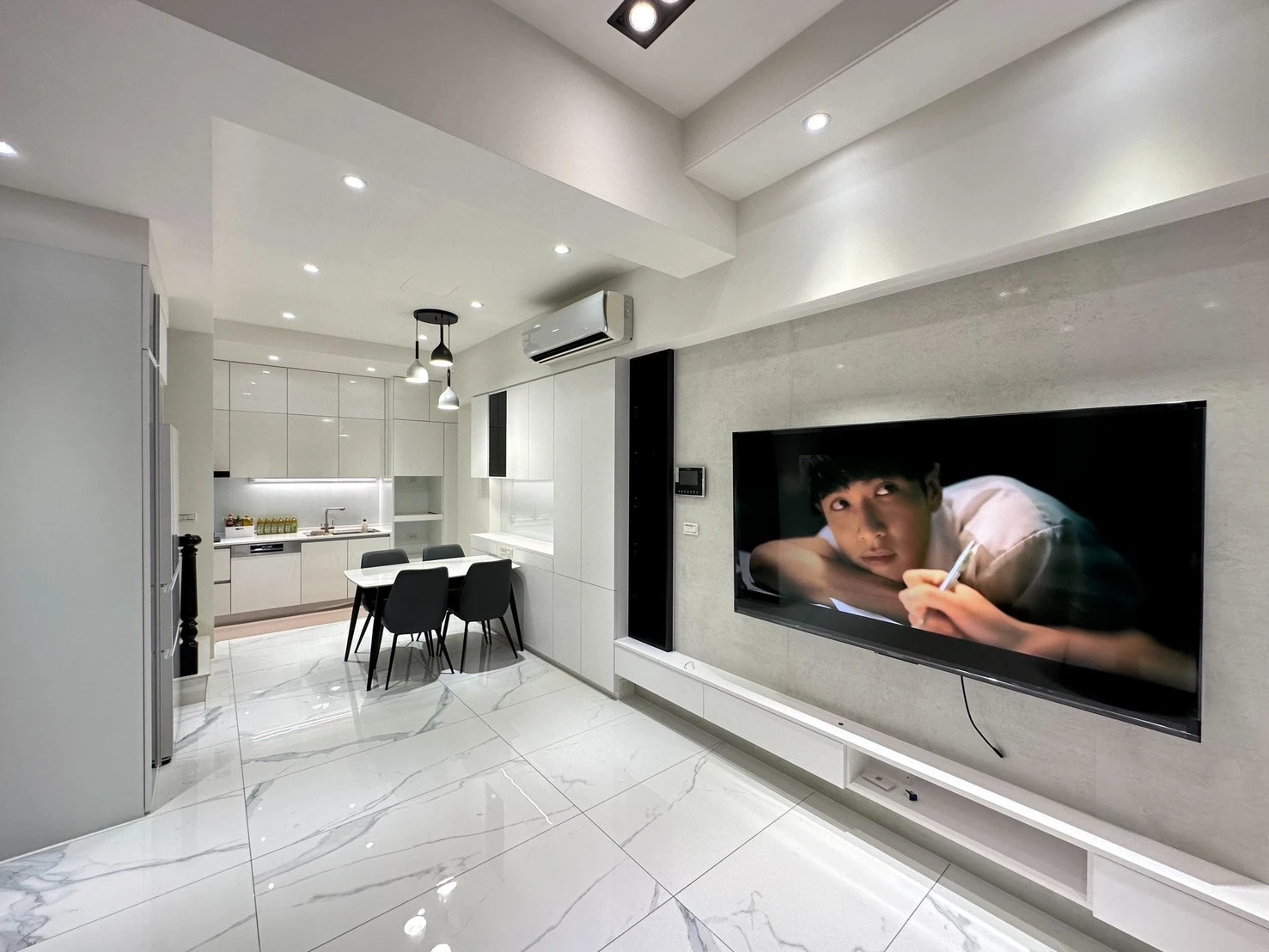 請問我家室內裝修施工要多久？