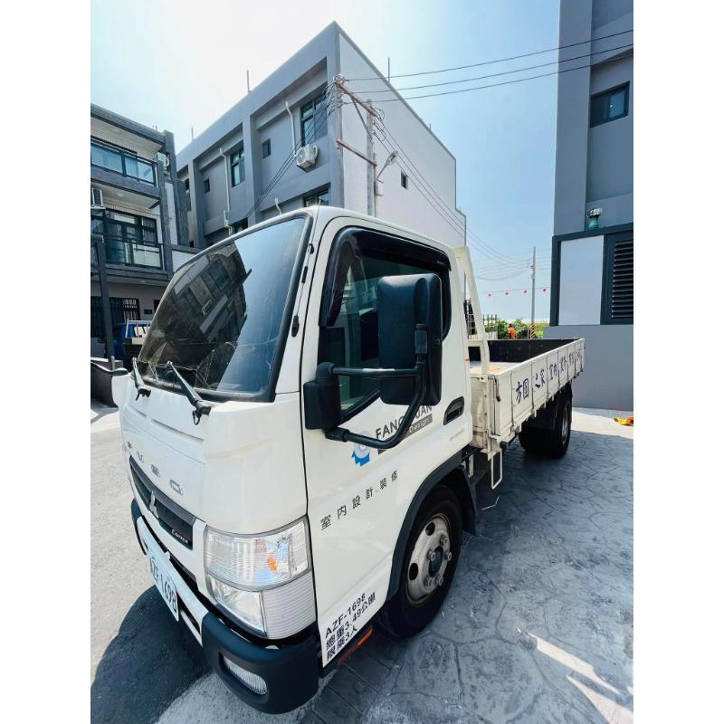 開著貨車帶師傅輝哥、林哥